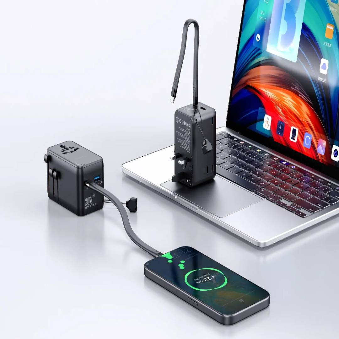 Powerology 2500W Universal Travel Adapter with 4000mAh Power Bank